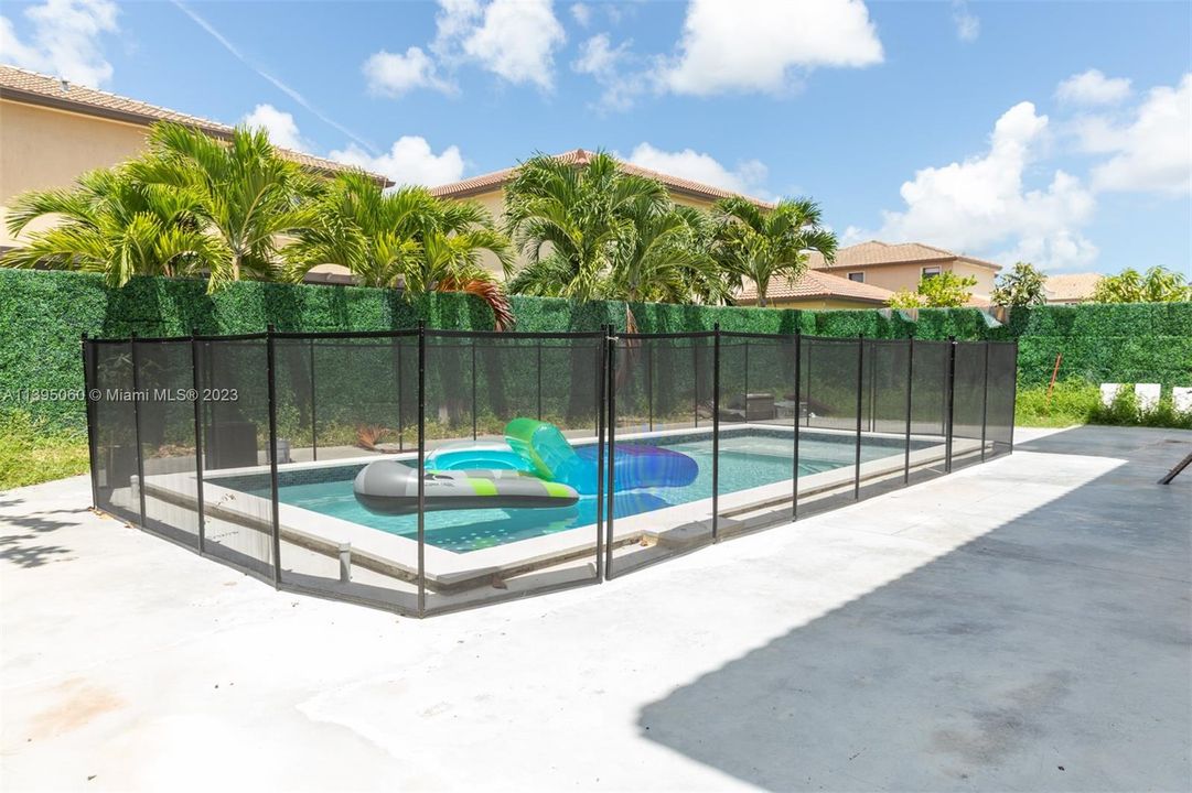 Recently Rented: $5,500 (5 beds, 3 baths, 3340 Square Feet)