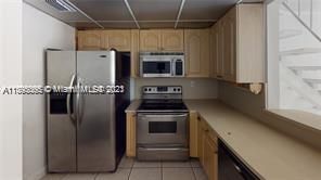 Recently Rented: $2,500 (2 beds, 2 baths, 1045 Square Feet)