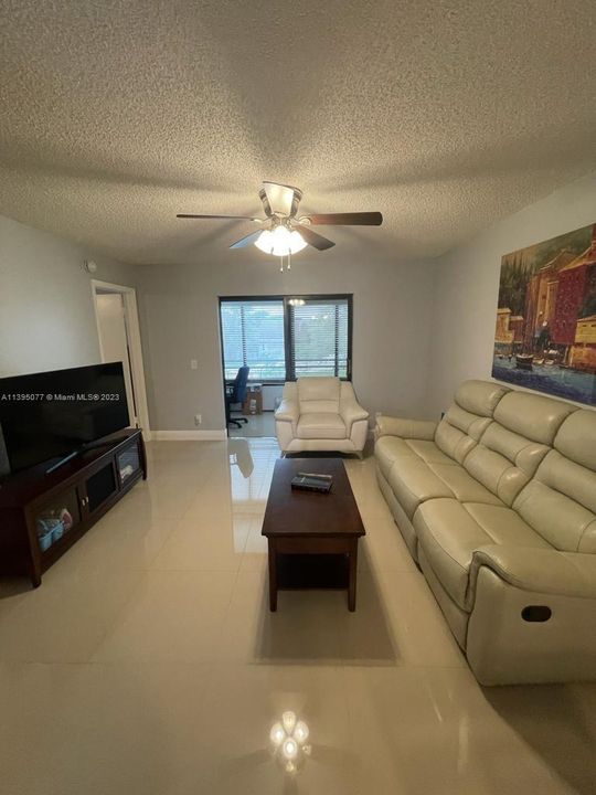 Recently Sold: $174,900 (2 beds, 2 baths, 810 Square Feet)