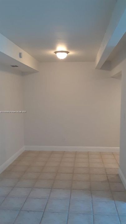 Recently Rented: $1,825 (2 beds, 2 baths, 900 Square Feet)