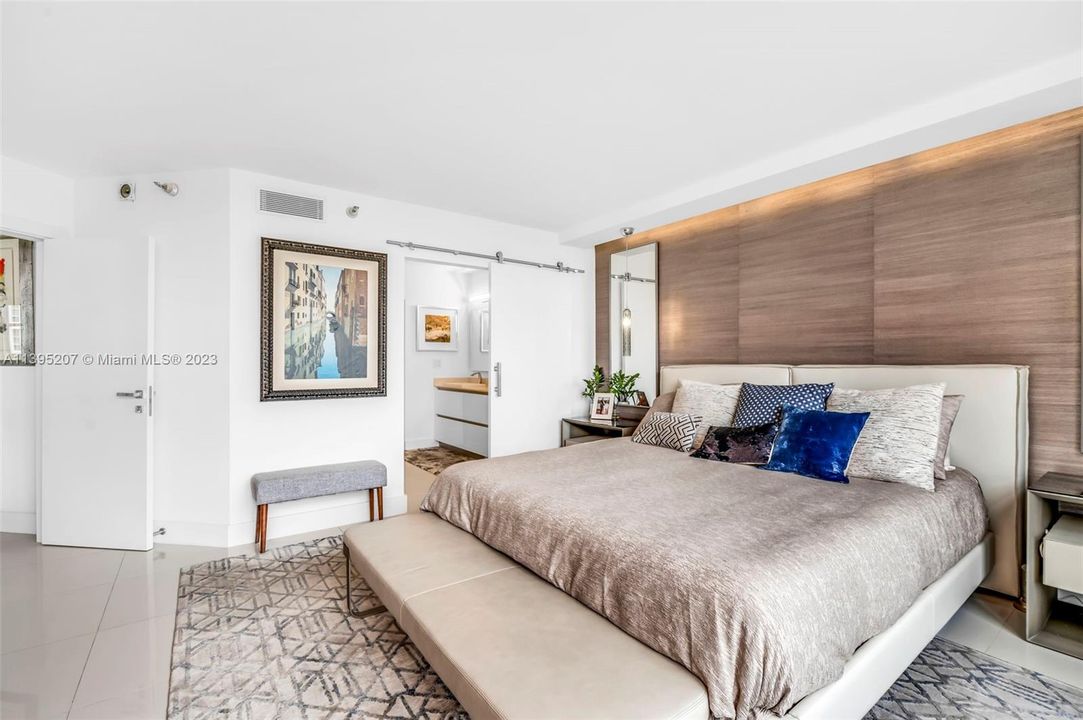 Recently Sold: $697,500 (2 beds, 2 baths, 1447 Square Feet)