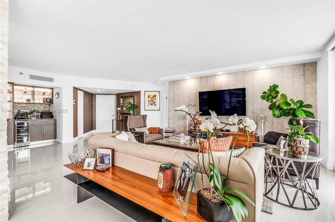 Recently Sold: $697,500 (2 beds, 2 baths, 1447 Square Feet)