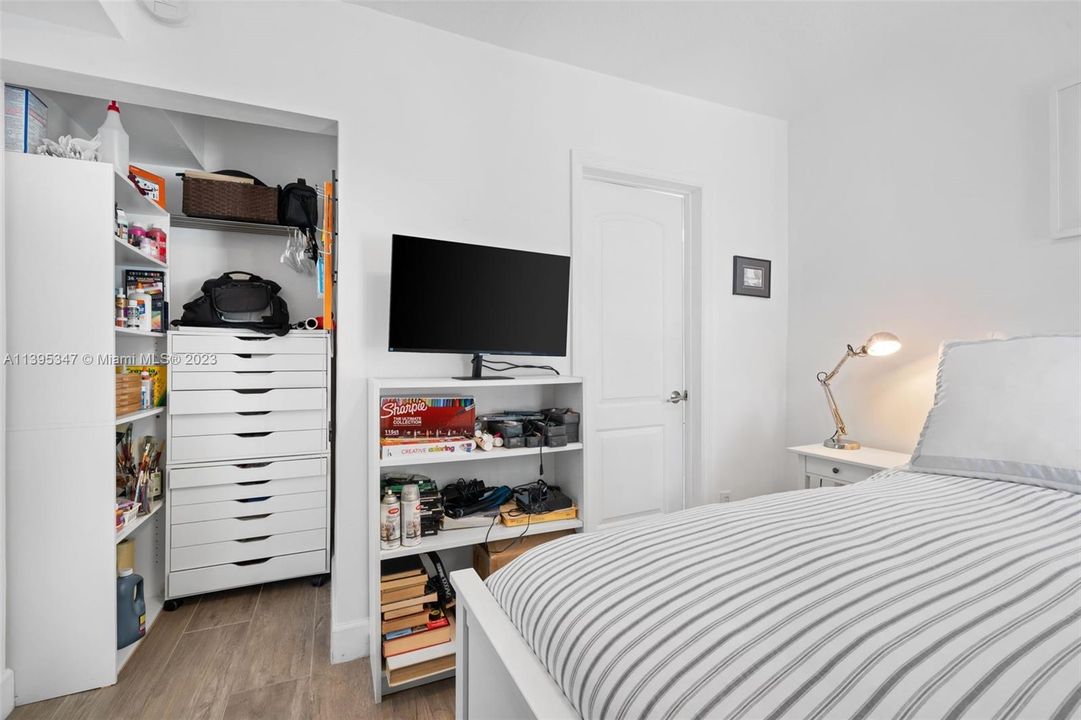 Недавно продано: $1,095,000 (0 спален, 0 ванн, 1978 Квадратных фут)