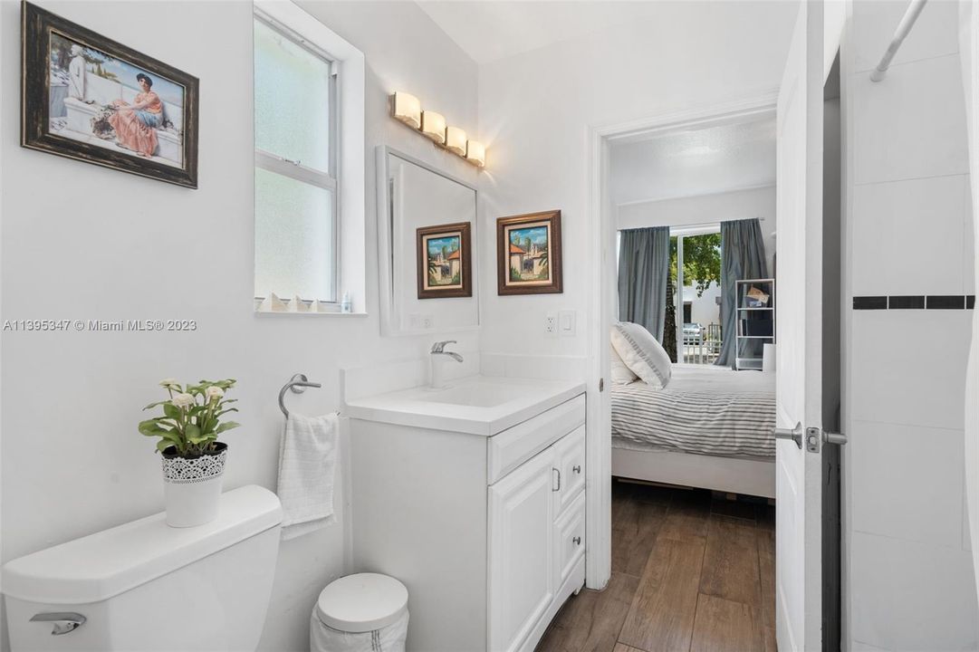 Недавно продано: $1,095,000 (0 спален, 0 ванн, 1978 Квадратных фут)