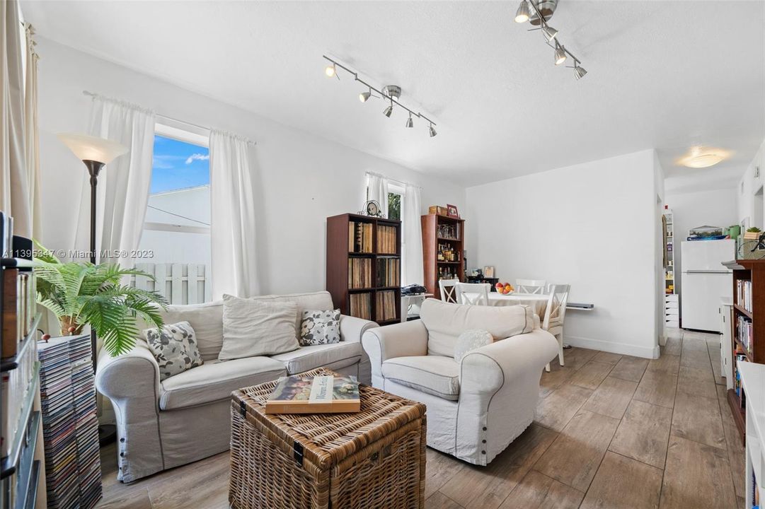 Недавно продано: $1,095,000 (0 спален, 0 ванн, 1978 Квадратных фут)