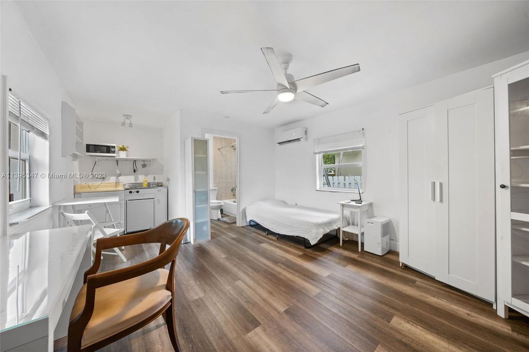 Недавно продано: $1,095,000 (0 спален, 0 ванн, 1978 Квадратных фут)