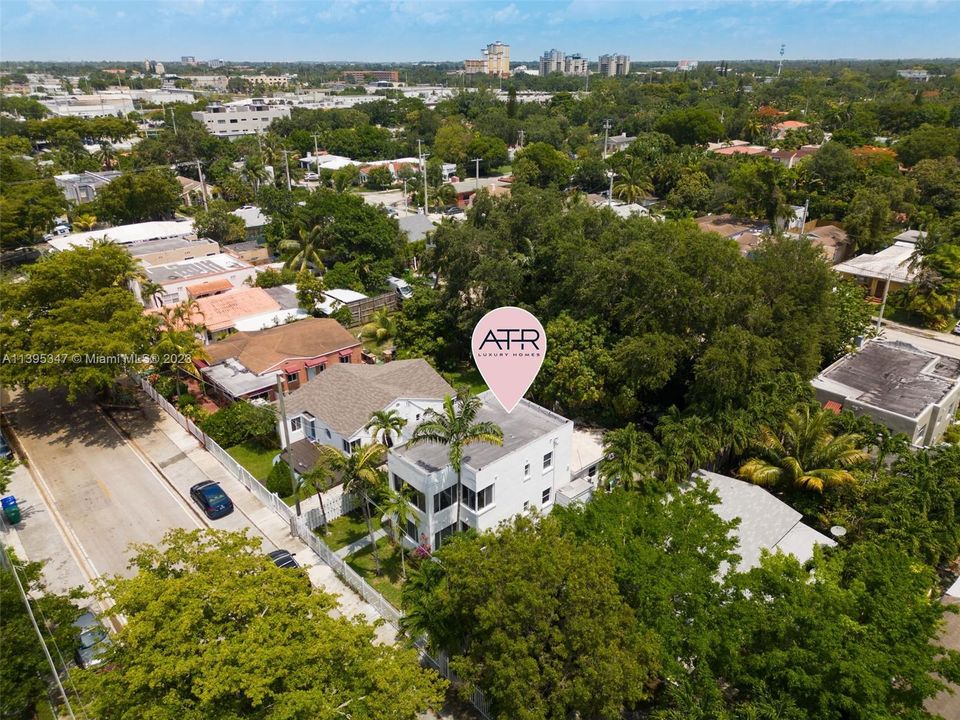 Недавно продано: $1,095,000 (0 спален, 0 ванн, 1978 Квадратных фут)