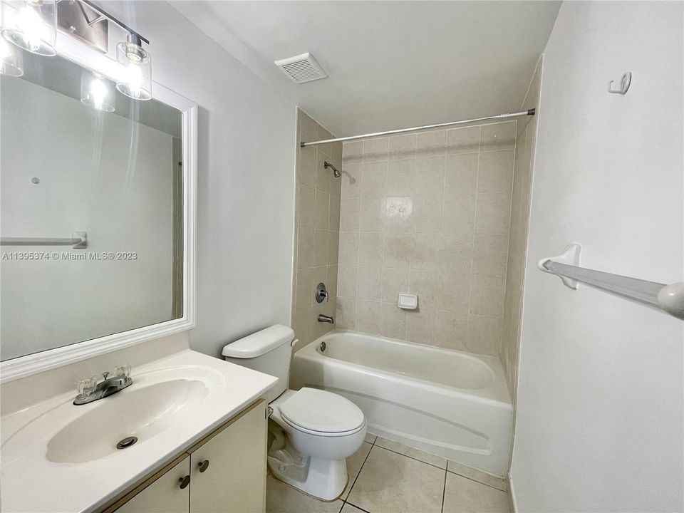 最近租的: $2,500 (2 贝兹, 2 浴室, 870 平方英尺)
