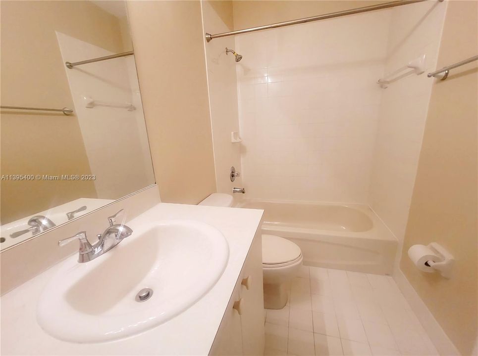 最近租的: $3,200 (3 贝兹, 2 浴室, 1452 平方英尺)