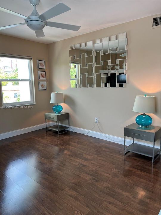 Recently Sold: $349,000 (1 beds, 1 baths, 660 Square Feet)
