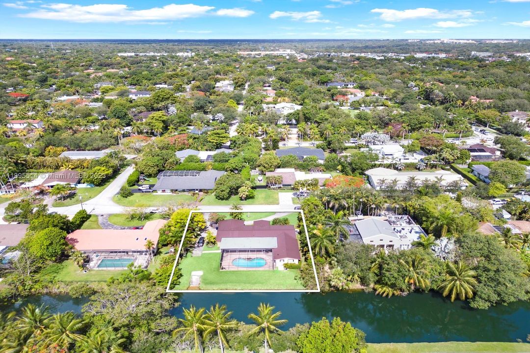 Recently Sold: $1,599,999 (3 beds, 2 baths, 2623 Square Feet)