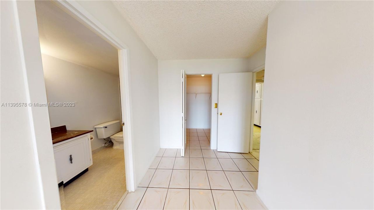 Recently Rented: $1,999 (1 beds, 1 baths, 1075 Square Feet)