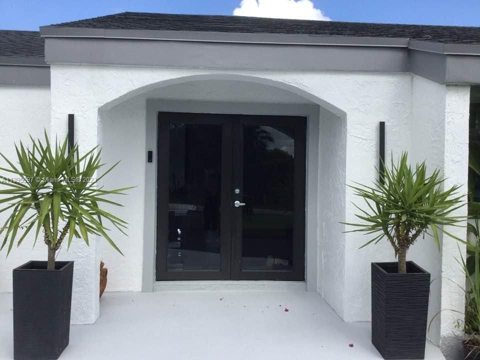 Недавно арендовано: $6,000 (5 спален, 3 ванн, 2475 Квадратных фут)