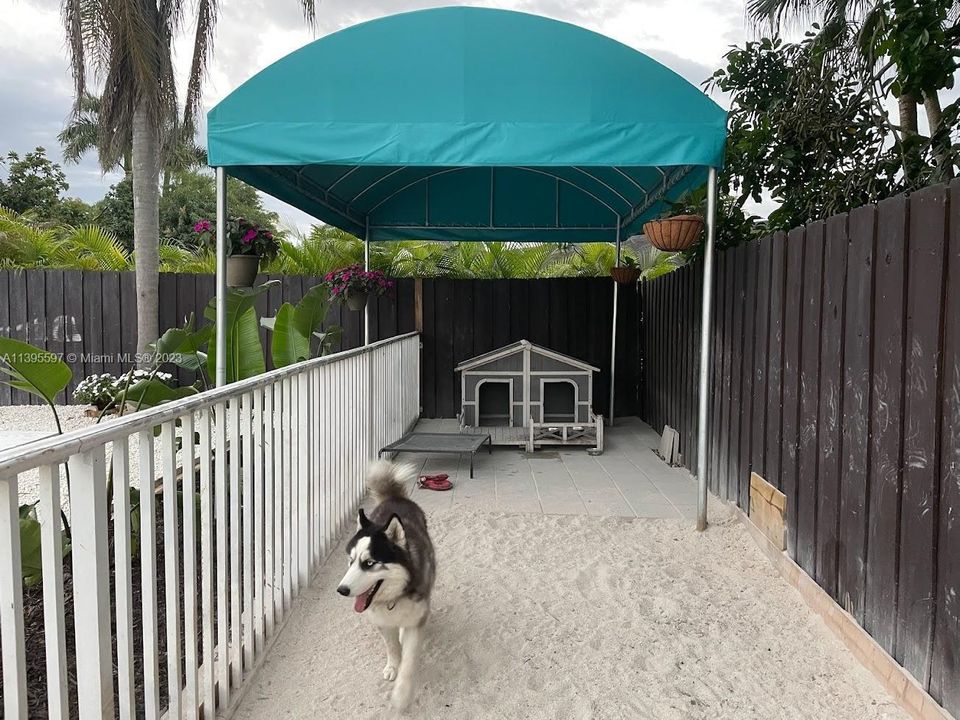 Недавно арендовано: $6,000 (5 спален, 3 ванн, 2475 Квадратных фут)