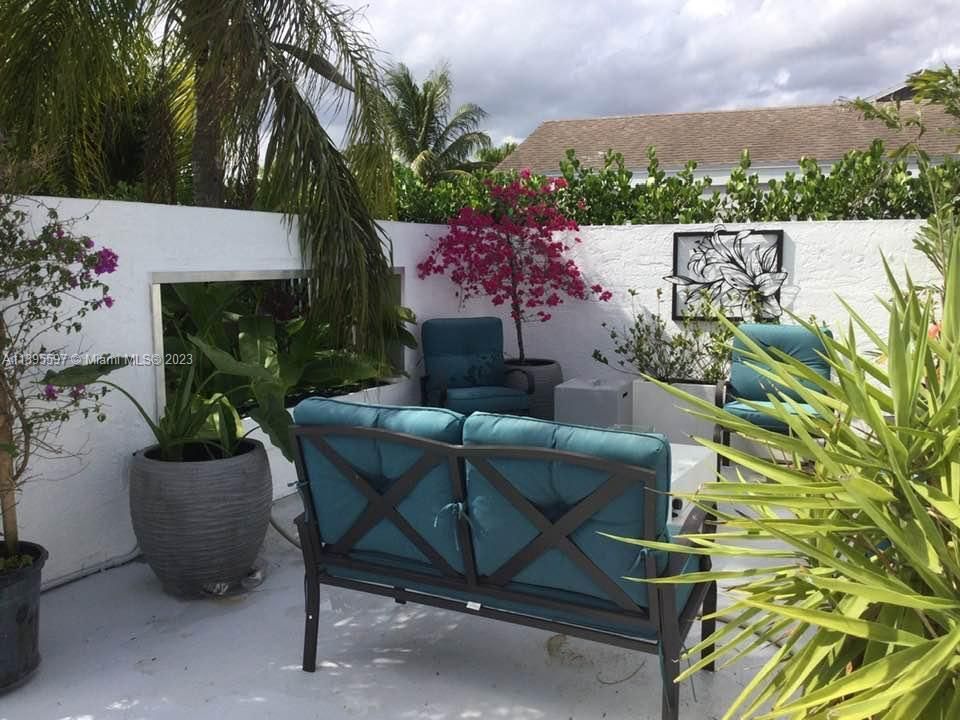 Недавно арендовано: $6,000 (5 спален, 3 ванн, 2475 Квадратных фут)