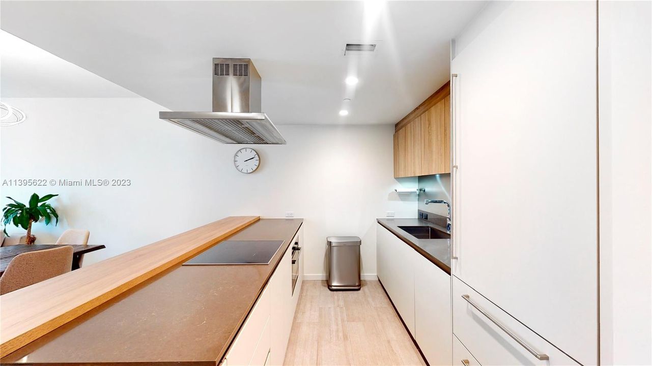 Recently Rented: $6,000 (1 beds, 2 baths, 1022 Square Feet)