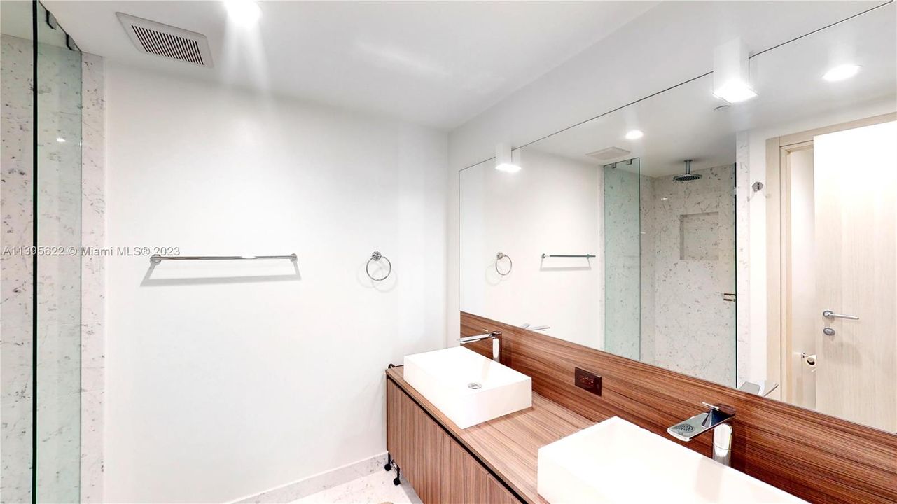 Recently Rented: $6,000 (1 beds, 2 baths, 1022 Square Feet)