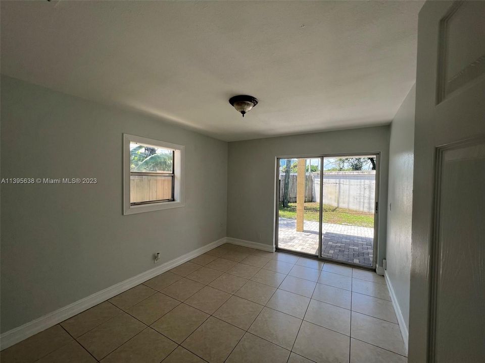 Recently Rented: $2,450 (3 beds, 1 baths, 2380 Square Feet)