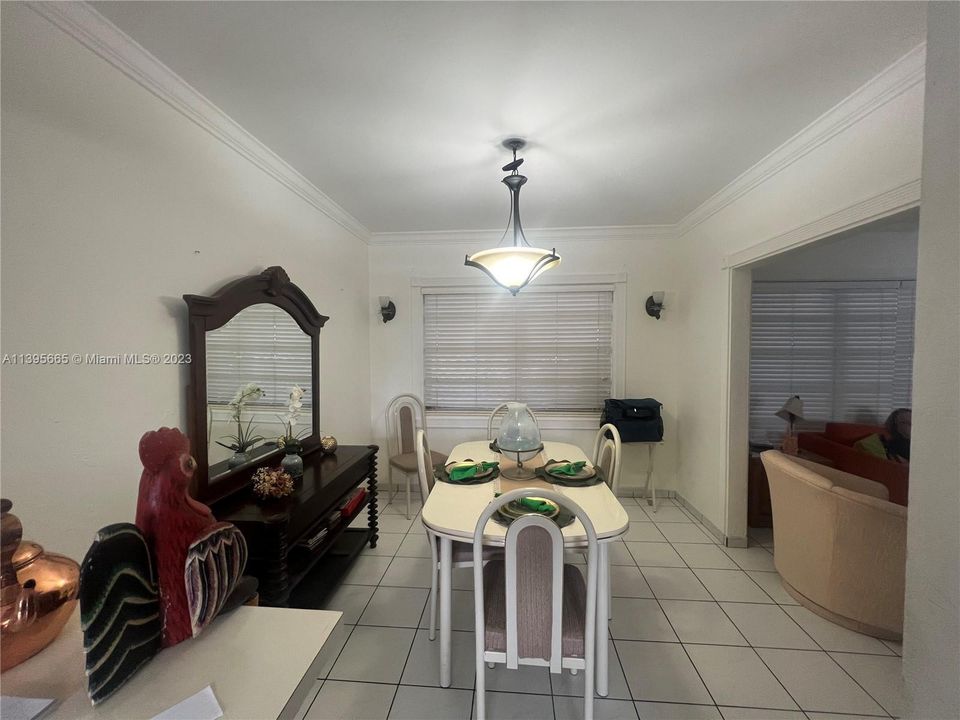 Recently Sold: $750,000 (3 beds, 3 baths, 1475 Square Feet)