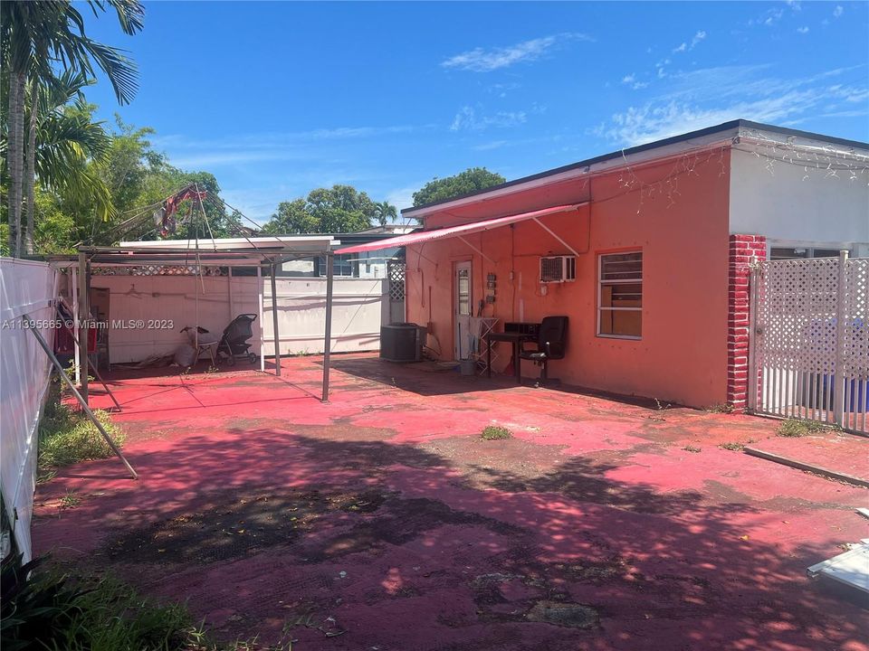 Recently Sold: $750,000 (3 beds, 3 baths, 1475 Square Feet)