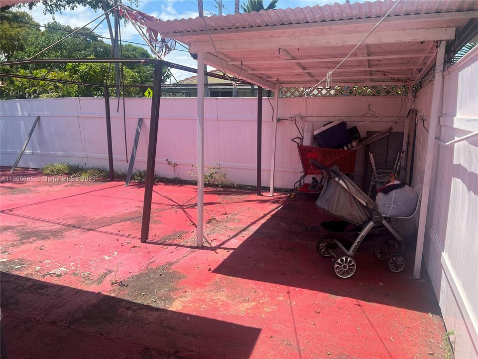 Recently Sold: $750,000 (3 beds, 3 baths, 1475 Square Feet)