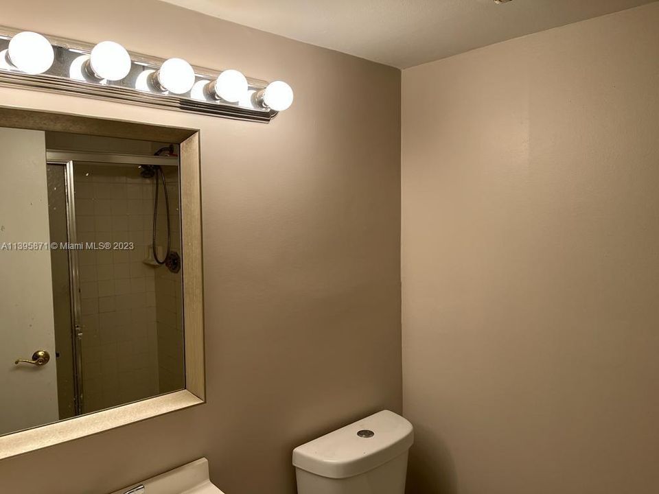 最近租的: $2,450 (3 贝兹, 2 浴室, 1070 平方英尺)