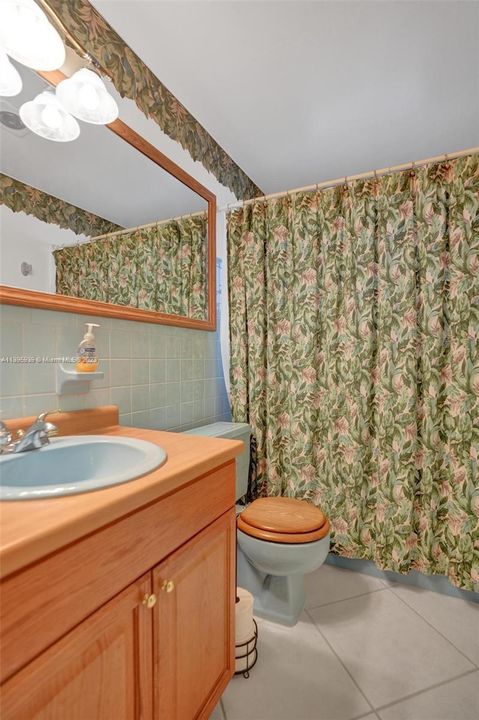 最近售出: $351,000 (2 贝兹, 2 浴室, 1587 平方英尺)