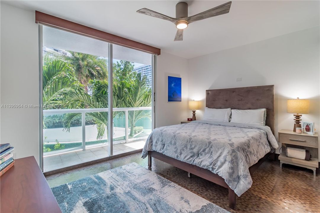 Recently Sold: $750,000 (1 beds, 1 baths, 850 Square Feet)