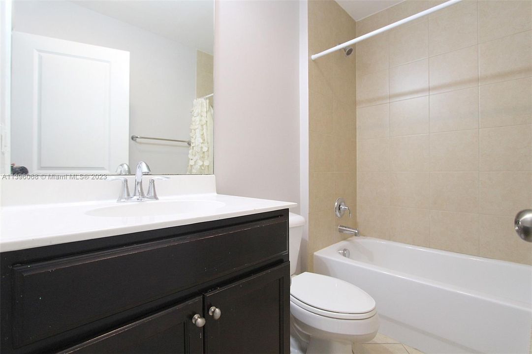 Недавно арендовано: $3,500 (3 спален, 2 ванн, 1254 Квадратных фут)