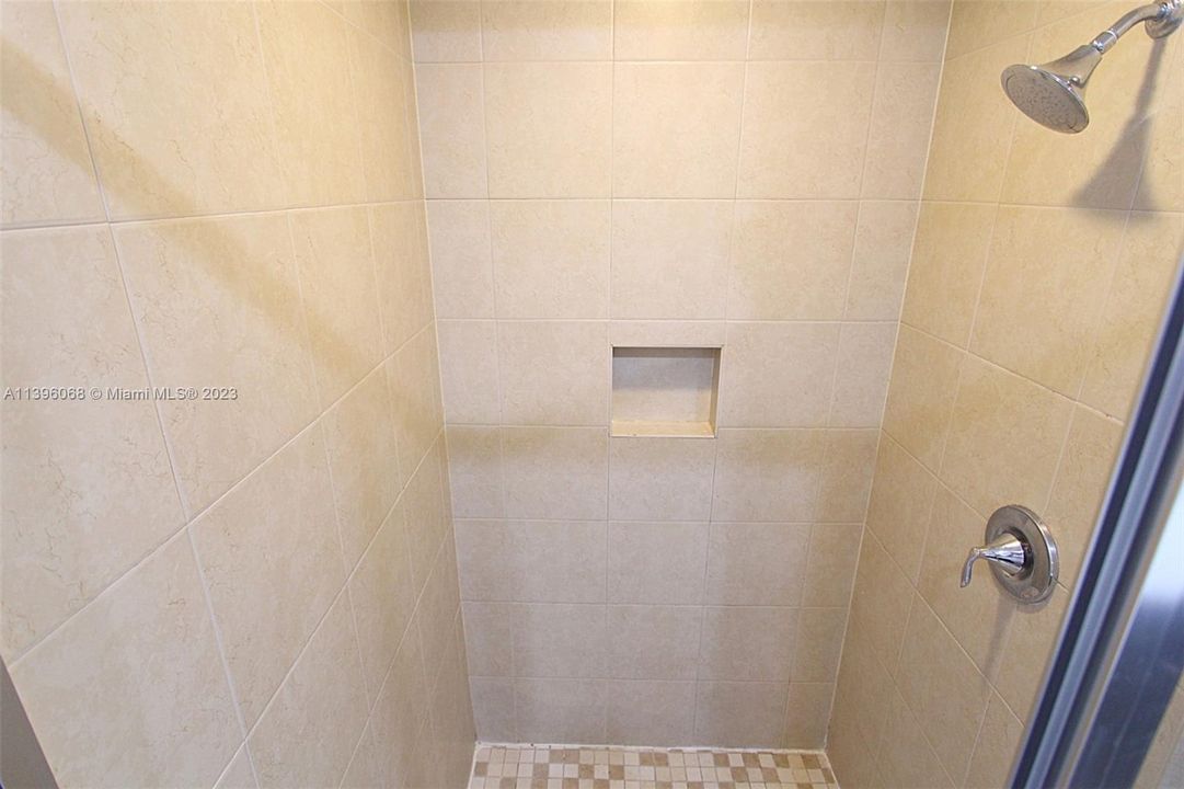 最近租的: $3,500 (3 贝兹, 2 浴室, 1254 平方英尺)