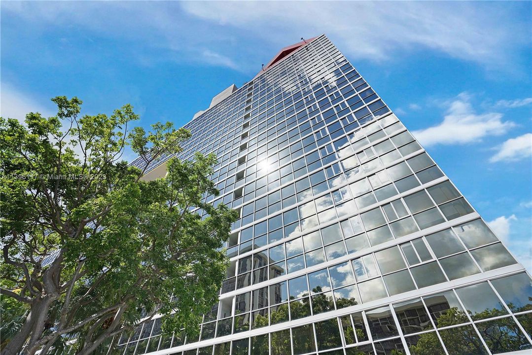 Recently Sold: $1,400,000 (3 beds, 3 baths, 2149 Square Feet)