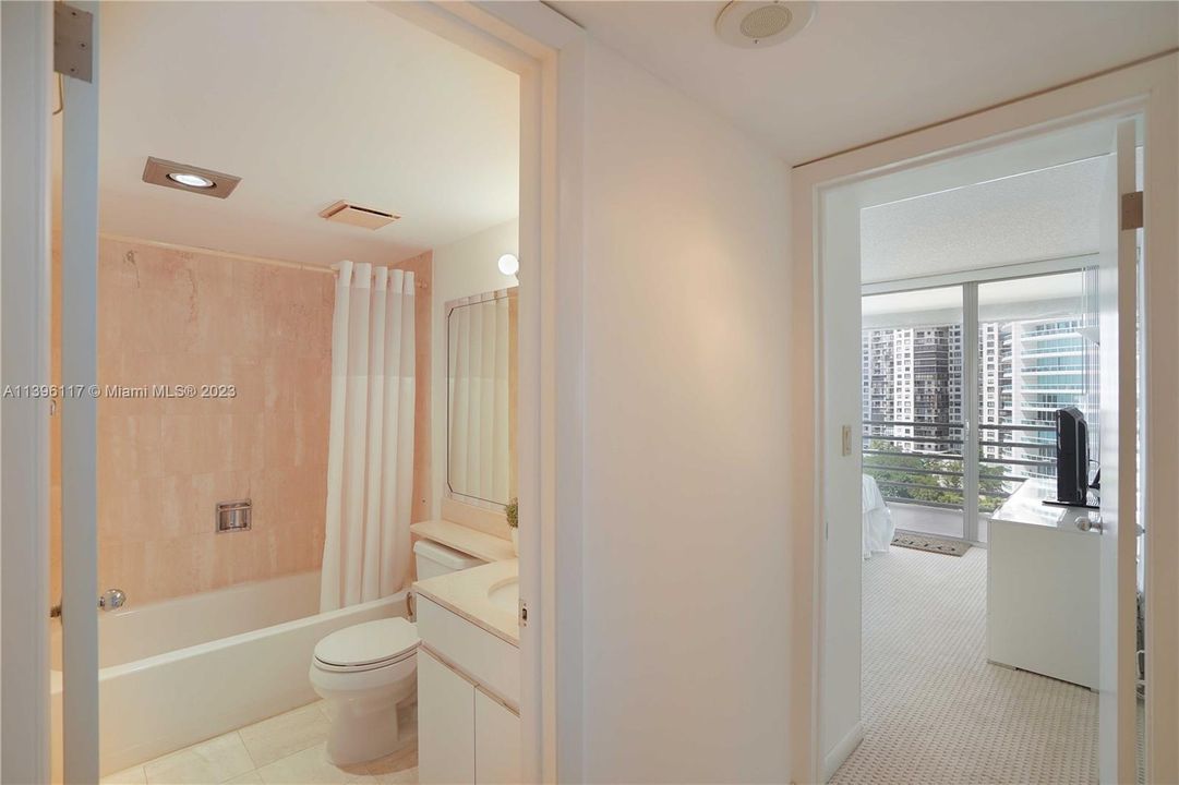 Recently Sold: $1,400,000 (3 beds, 3 baths, 2149 Square Feet)