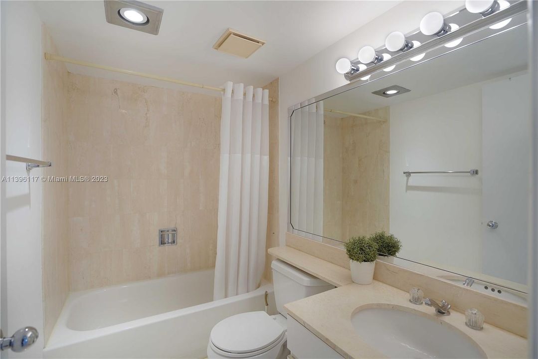 Recently Sold: $1,400,000 (3 beds, 3 baths, 2149 Square Feet)