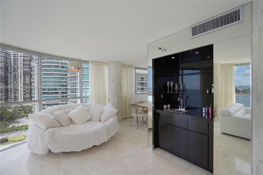 Recently Sold: $1,400,000 (3 beds, 3 baths, 2149 Square Feet)