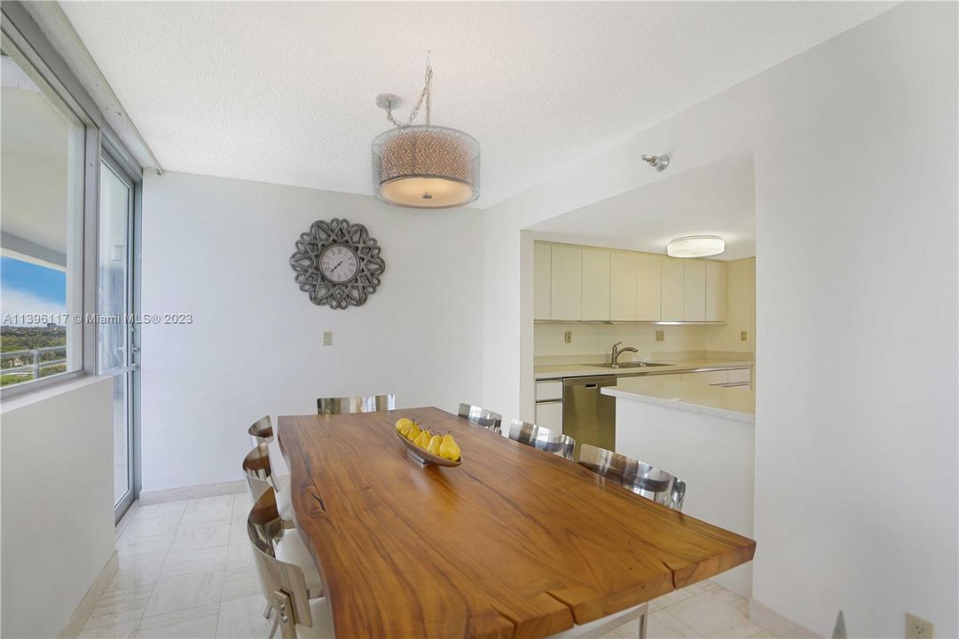 Recently Sold: $1,400,000 (3 beds, 3 baths, 2149 Square Feet)