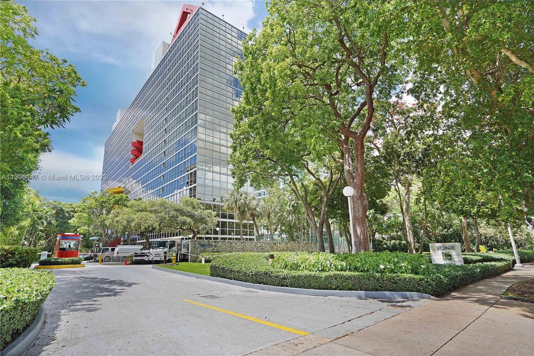 Recently Sold: $1,400,000 (3 beds, 3 baths, 2149 Square Feet)