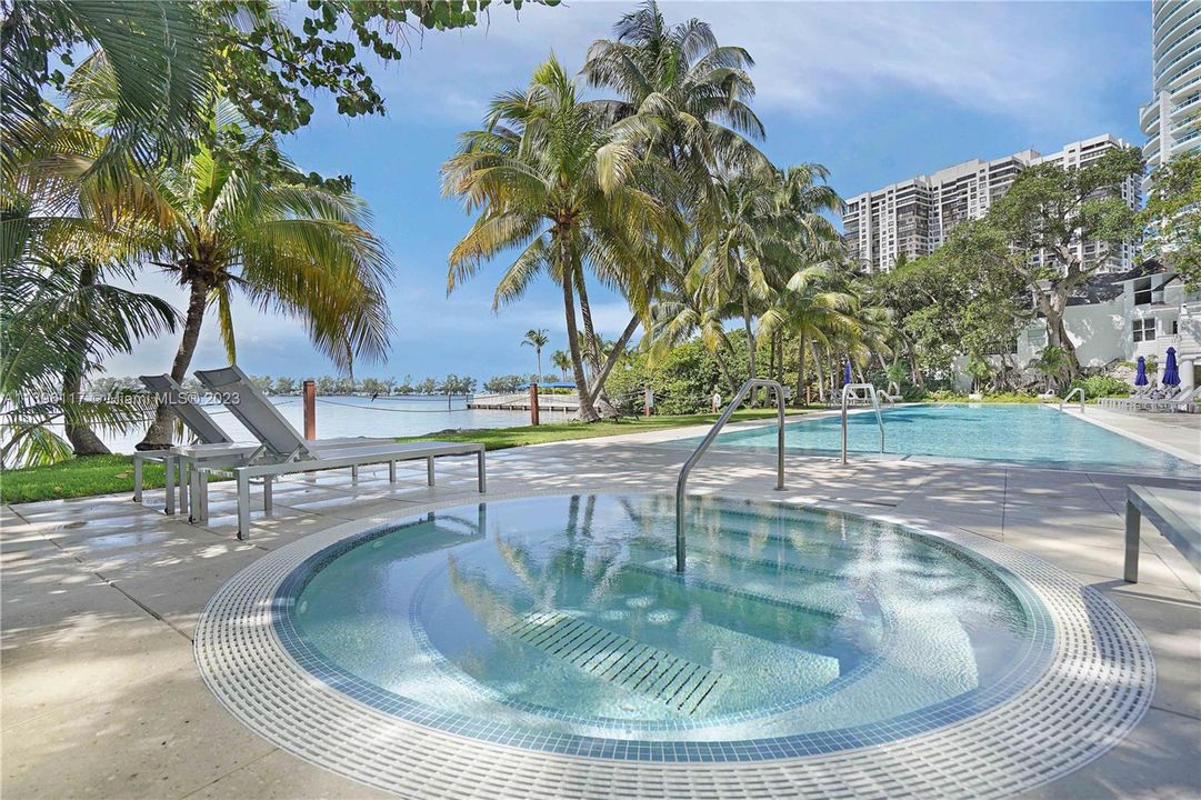 Recently Sold: $1,400,000 (3 beds, 3 baths, 2149 Square Feet)