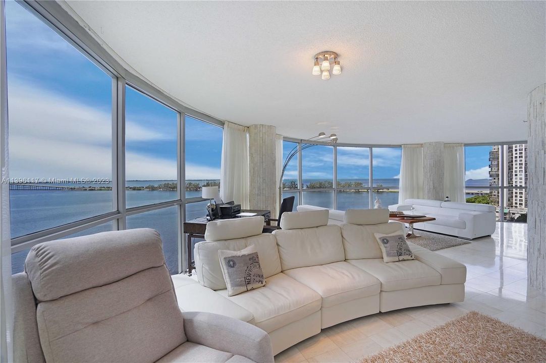 Recently Sold: $1,400,000 (3 beds, 3 baths, 2149 Square Feet)