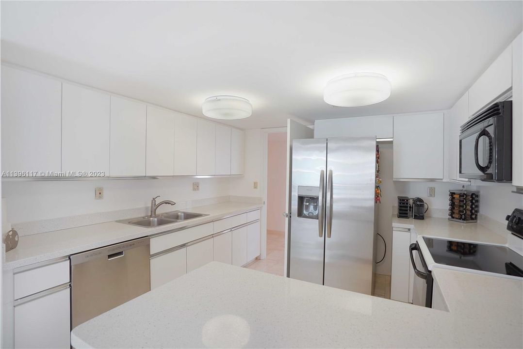 Recently Sold: $1,400,000 (3 beds, 3 baths, 2149 Square Feet)