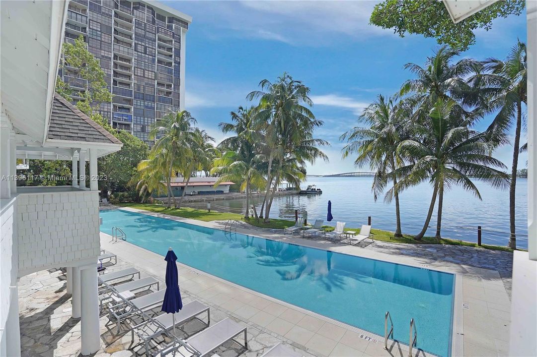 Recently Sold: $1,400,000 (3 beds, 3 baths, 2149 Square Feet)