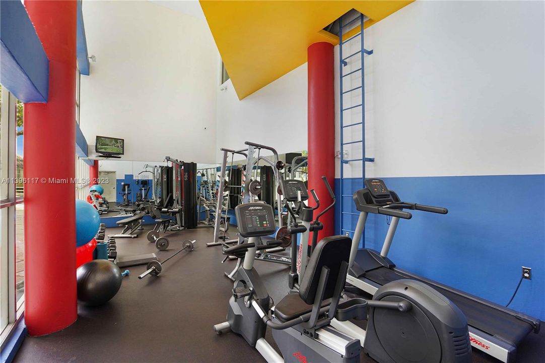 Recently Sold: $1,400,000 (3 beds, 3 baths, 2149 Square Feet)