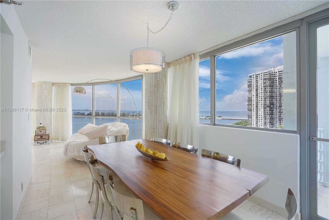 Recently Sold: $1,400,000 (3 beds, 3 baths, 2149 Square Feet)