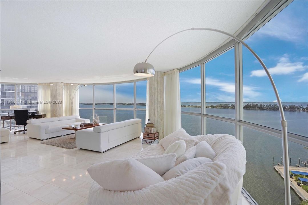 Recently Sold: $1,400,000 (3 beds, 3 baths, 2149 Square Feet)