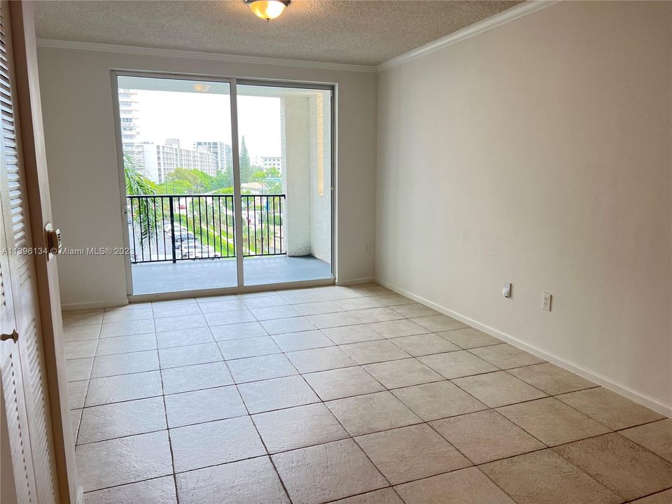 Recently Rented: $3,000 (2 beds, 2 baths, 1024 Square Feet)