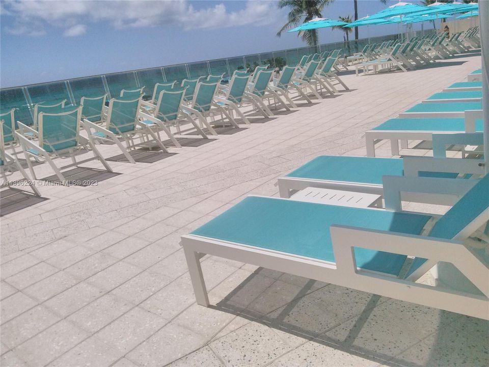 Recently Rented: $3,500 (1 beds, 1 baths, 835 Square Feet)