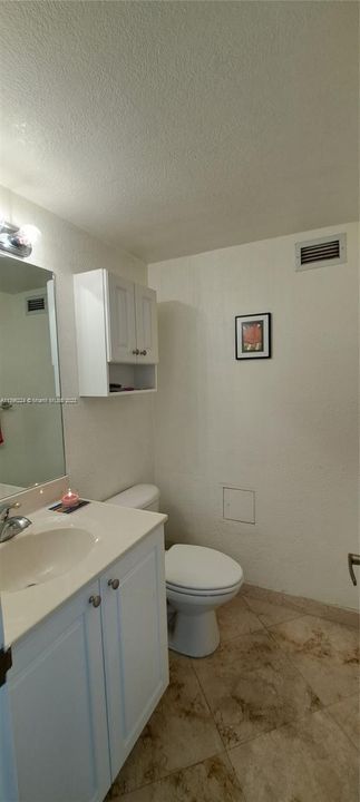 Recently Rented: $3,500 (1 beds, 1 baths, 835 Square Feet)