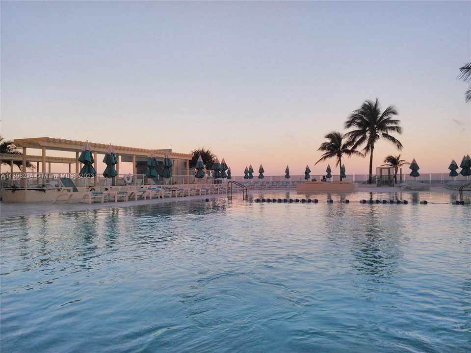 Recently Rented: $3,500 (1 beds, 1 baths, 835 Square Feet)