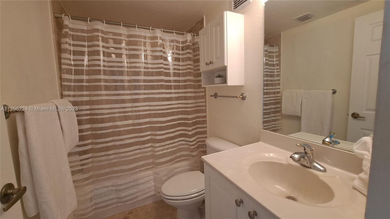 Недавно арендовано: $3,500 (1 спален, 1 ванн, 835 Квадратных фут)