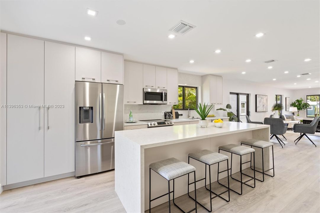 Recently Sold: $575,000 (3 beds, 2 baths, 1700 Square Feet)