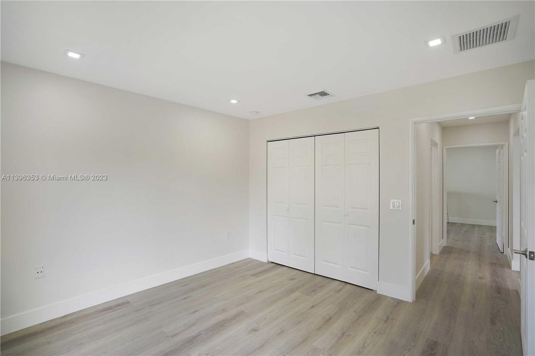 Recently Sold: $575,000 (3 beds, 2 baths, 1700 Square Feet)